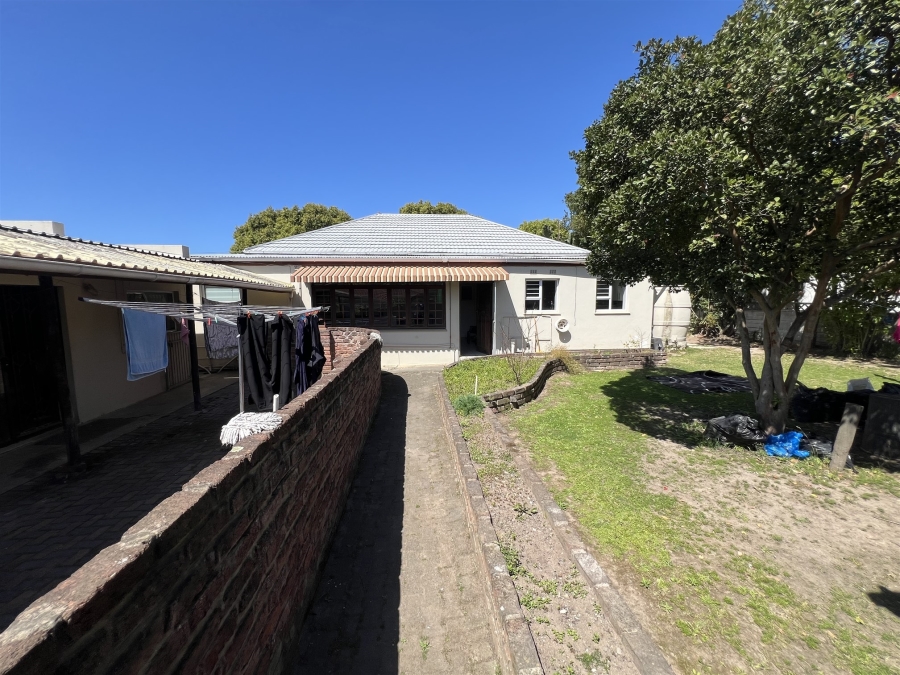 4 Bedroom Property for Sale in Berea Eastern Cape